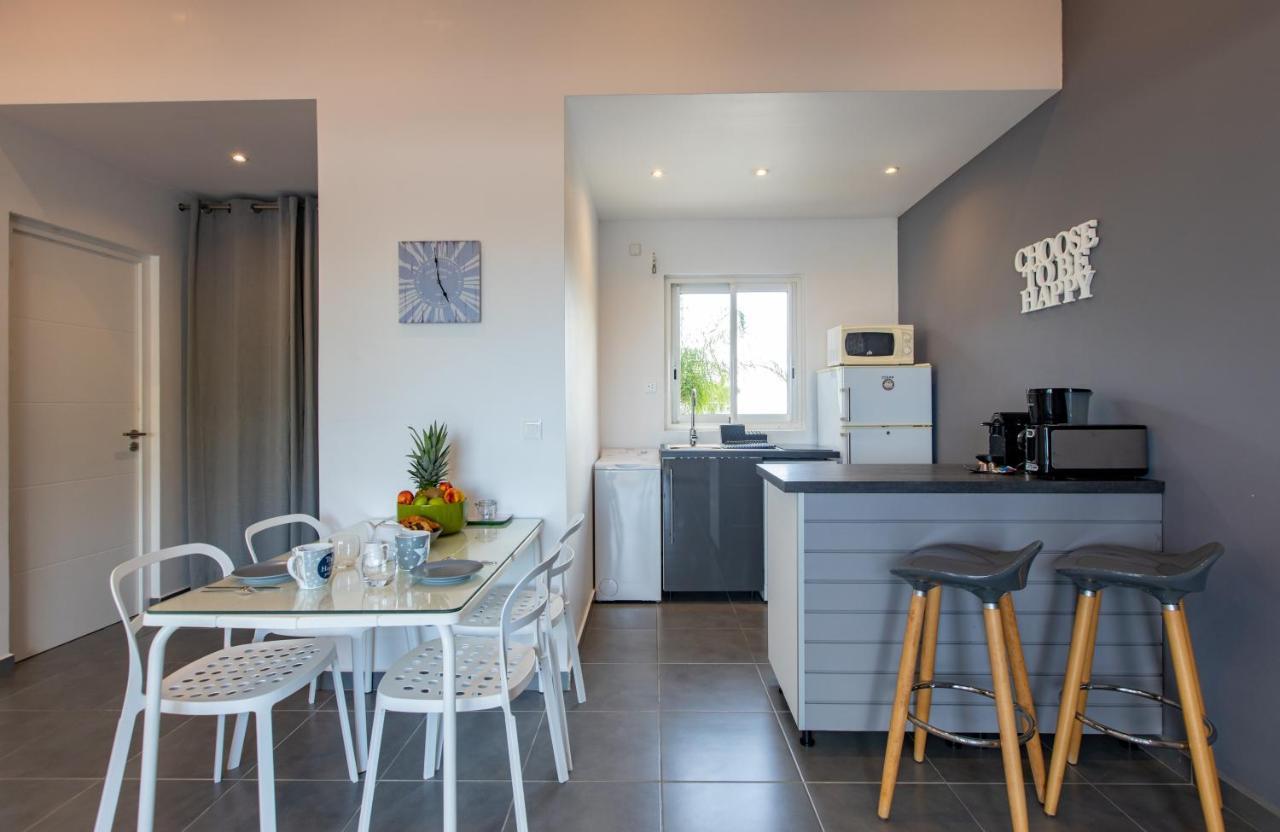The Rock Apartment Cul de Sac Екстериор снимка